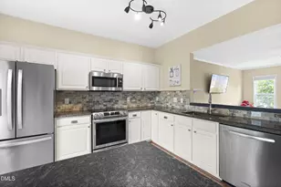 5500 Jeanette Marie Ln, Raleigh, NC 27613 - Photo 4