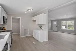 109 Loy Ct, Fuquay Varina, NC 27526 - Photo 10