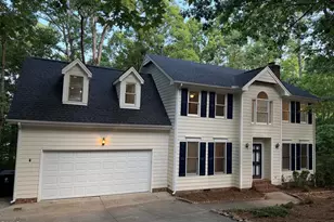 912 Stable Ridge Dr, Holly Springs, NC 27540 - Photo 2