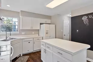 209 Trailview Dr, Cary, NC 27513 - Photo 10
