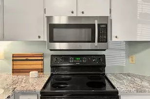 1101 Esher Ct, Raleigh, NC 27609 - Photo 8