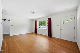 139 Windsor Cir, Chapel Hill, NC 27516 - Photo 4