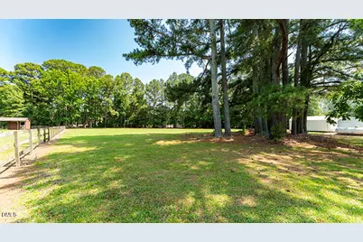 1110 N Webb Street, Selma, NC 27576 - Photo 6