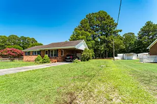 1110 N Webb St, Selma, NC 27576 - Photo 2