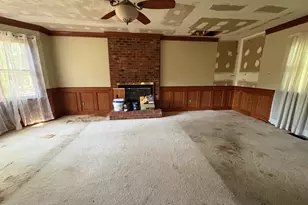 2301 White Oak Cir, Clayton, NC 27520 - Photo 2