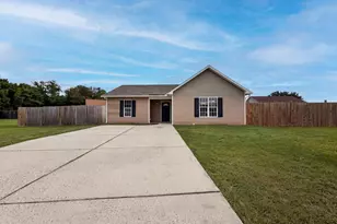 102 Reebe Cir, Selma, NC 27576 - Photo 2