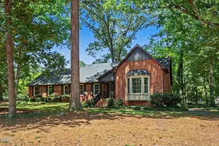 5221 Dutchman Dr, Raleigh, NC 27606 - Photo 2