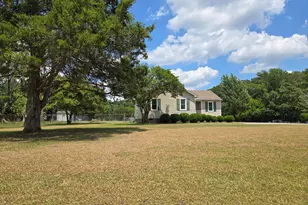 221 Country Ln, Clayton, NC 27520 - Photo 4