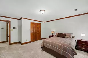 5537 Parkwood Dr, Raleigh, NC 27612 - Photo 14