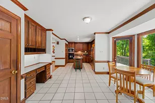 5537 Parkwood Dr, Raleigh, NC 27612 - Photo 12