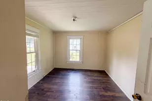 621 McIver St, Sanford, NC 27330 - Photo 4