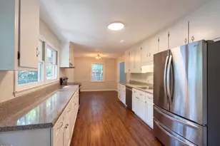 917 Hillview Dr, Cary, NC 27511 - Photo 2
