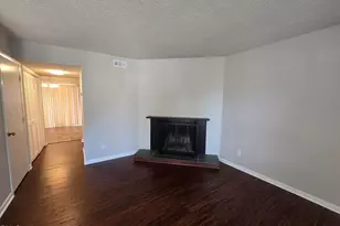 5837 Shady Grove Cir, Raleigh, NC 27609 - Photo 2