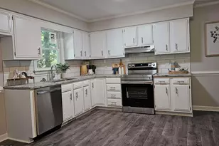5904 Applewood Ln, Raleigh, NC 27609 - Photo 4
