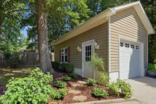 701 N Dale Ct, Burlington, NC 27215 - Photo 8