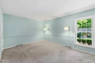 701 N Dale Ct, Burlington, NC 27215 - Photo 16