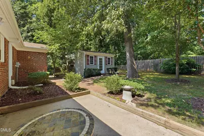 701 N Dale Court, Burlington, NC 27215 - Photo 4