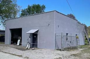 213 E Main St, Fremont, NC 27830 - Photo 2