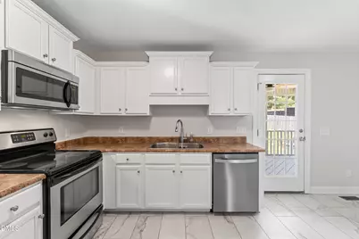 585 Cokesbury Park Lane, Fuquay Varina, NC 27526 - Photo 16