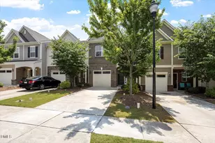 205 Castien Cove Pl, Apex, NC 27539 - Photo 2