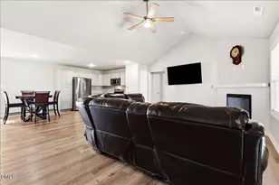 206 Tuscany Cir, Princeton, NC 27569 - Photo 6