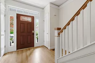 913 Edgewater Cir, Chapel Hill, NC 27516 - Photo 6