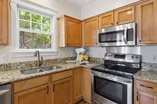 913 Edgewater Cir, Chapel Hill, NC 27516 - Photo 16