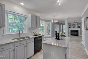 105 Merowe Ct, Cary, NC 27513 - Photo 8