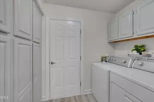 105 Merowe Ct, Cary, NC 27513 - Photo 12