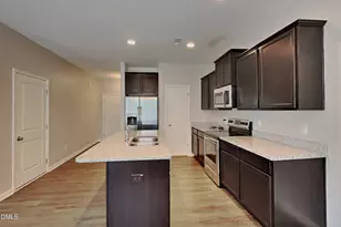 104 Yadkin St, Clayton, NC 27520 - Photo 6