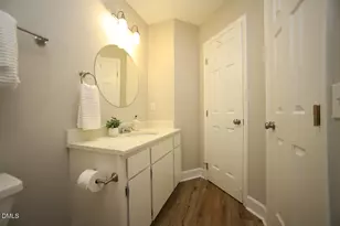 1106 Cotswold Ct, Raleigh, NC 27609 - Photo 10