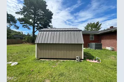 612 W Noble Street, Selma, NC 27576 - Photo 4