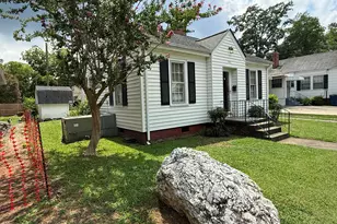 304 E Woodall St, Smithfield, NC 27577 - Photo 4
