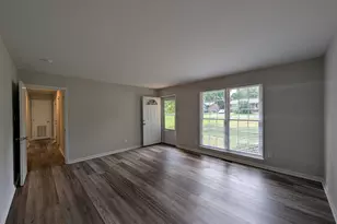 118 E McIver St, Zebulon, NC 27597 - Photo 6