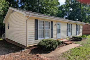 118 E McIver St, Zebulon, NC 27597 - Photo 2