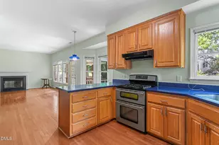 207 Windhover Dr, Chapel Hill, NC 27514 - Photo 10