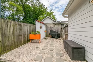 410 Bledsoe Ave, Raleigh, NC 27601 - Photo 34