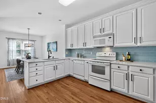 264 Hbr Crk Dr, Cary, NC 27511 - Photo 16
