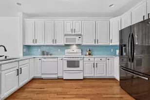 264 Hbr Crk Dr, Cary, NC 27511 - Photo 16