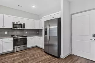 2318 Gathering Sq Ct, Fuquay Varina, NC 27526 - Photo 6