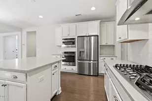 2201 Newleaf Dr, Apex, NC 27539 - Photo 10
