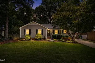 5204 Badham Pl, Raleigh, NC 27609 - Photo 4