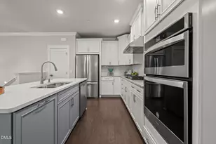 10210 Sablewood Dr, Raleigh, NC 27617 - Photo 14