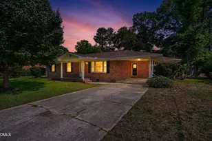 410 Blackmon St, Four Oaks, NC 27524 - Photo 2