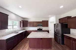 2501 Gray Hawk Trl, Zebulon, NC 27597 - Photo 2