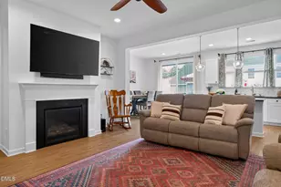 743 Creekway Dr, Fuquay-Varina, NC 27526 - Photo 8