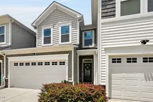 743 Creekway Dr, Fuquay-Varina, NC 27526 - Photo 2