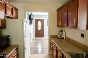 312 Crestview St, Sanford, NC 27330 - Photo 8