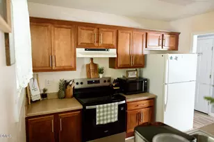 312 Crestview St, Sanford, NC 27330 - Photo 6