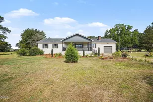 134 Old Oak Ln, Dunn, NC 28334 - Photo 2